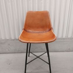 LEATHER  MID  CENTURY  MODERN  (MCM) CHAIR