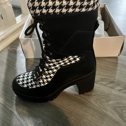 Houndstooth Boots Size 10