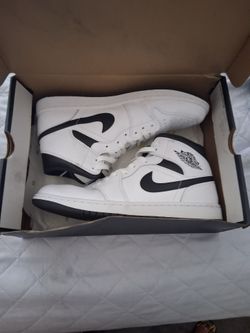 Men's Jordans 23 (10.5)