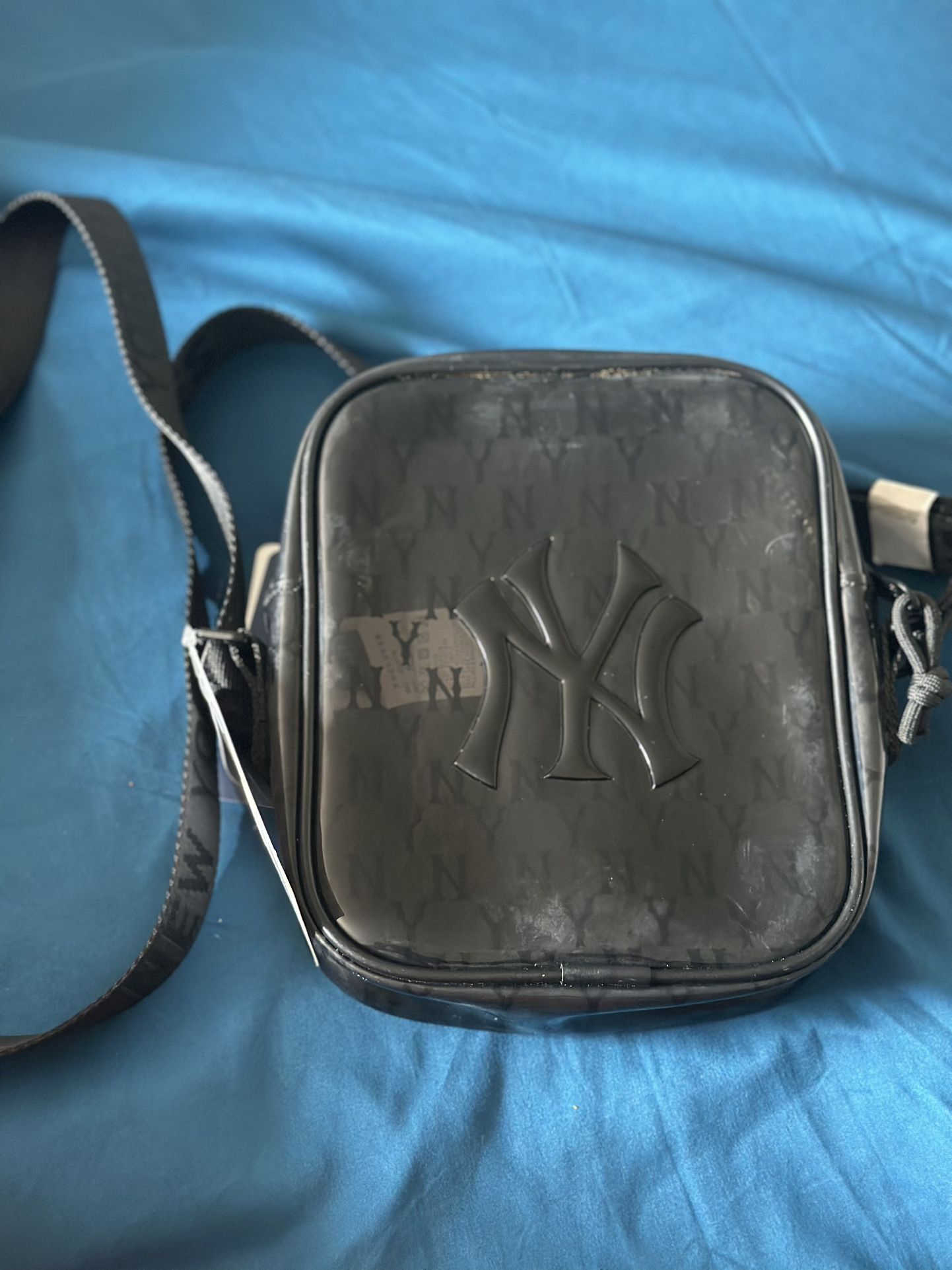 Ny Cross Bag And Hat