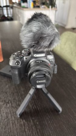 Canon EOS R10