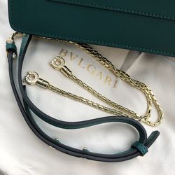 Authentic Bvlgari Bag Serpenti Forever Leather Green Women's Handbag Thumbnail