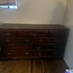 Wood Dresser With Attachable Mirror