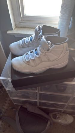 Jordan 11 legend blue size 10.5