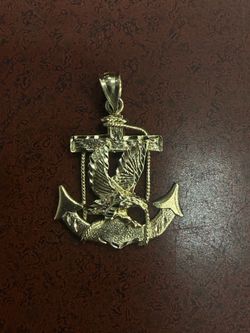 Eagle pendant in anchor