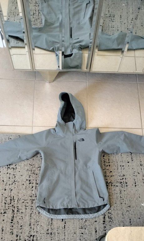 Gentle Used North Face Gore Tex Rain Jacket 