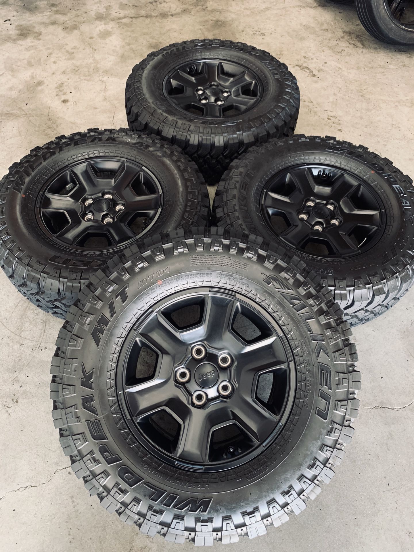 Jeep Gladiator Mojave Edition Wheels Rims Tires