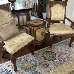 2 Dining  Chairs , Or Living Room Chairs , Office Chairs
