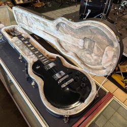 1993 Gibson Les Paul Studio Black Electric Guitar with Hardshell Case