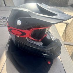 MSR Motocross Helmet/ Oakley Goggles Size S