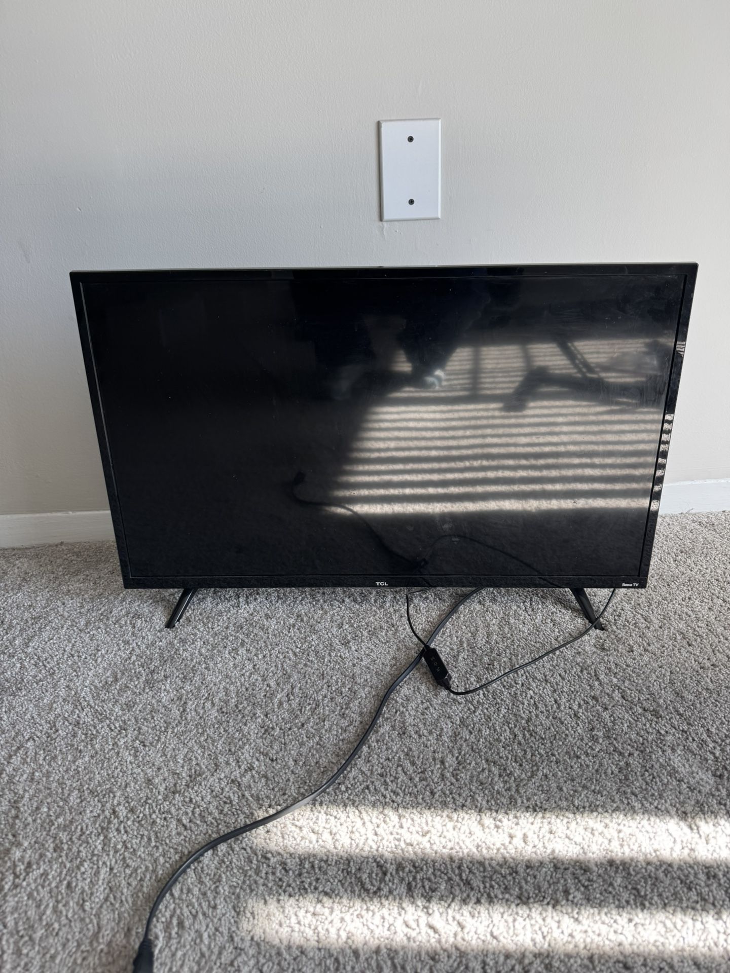 32 Inch TCl roku smart tv 