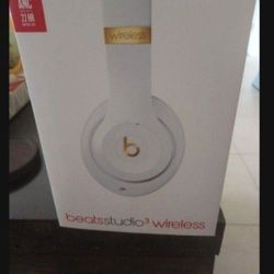 STUDIO BEATS 3 WIRELESS  NEW WHITE & GOLD