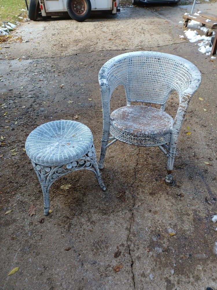 Wicker table and chair