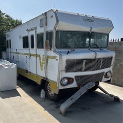 Winnerbago Motor home