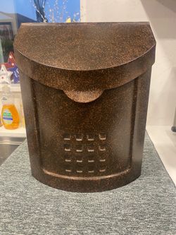 Wall-Mount Mailbox – Bronze Finish