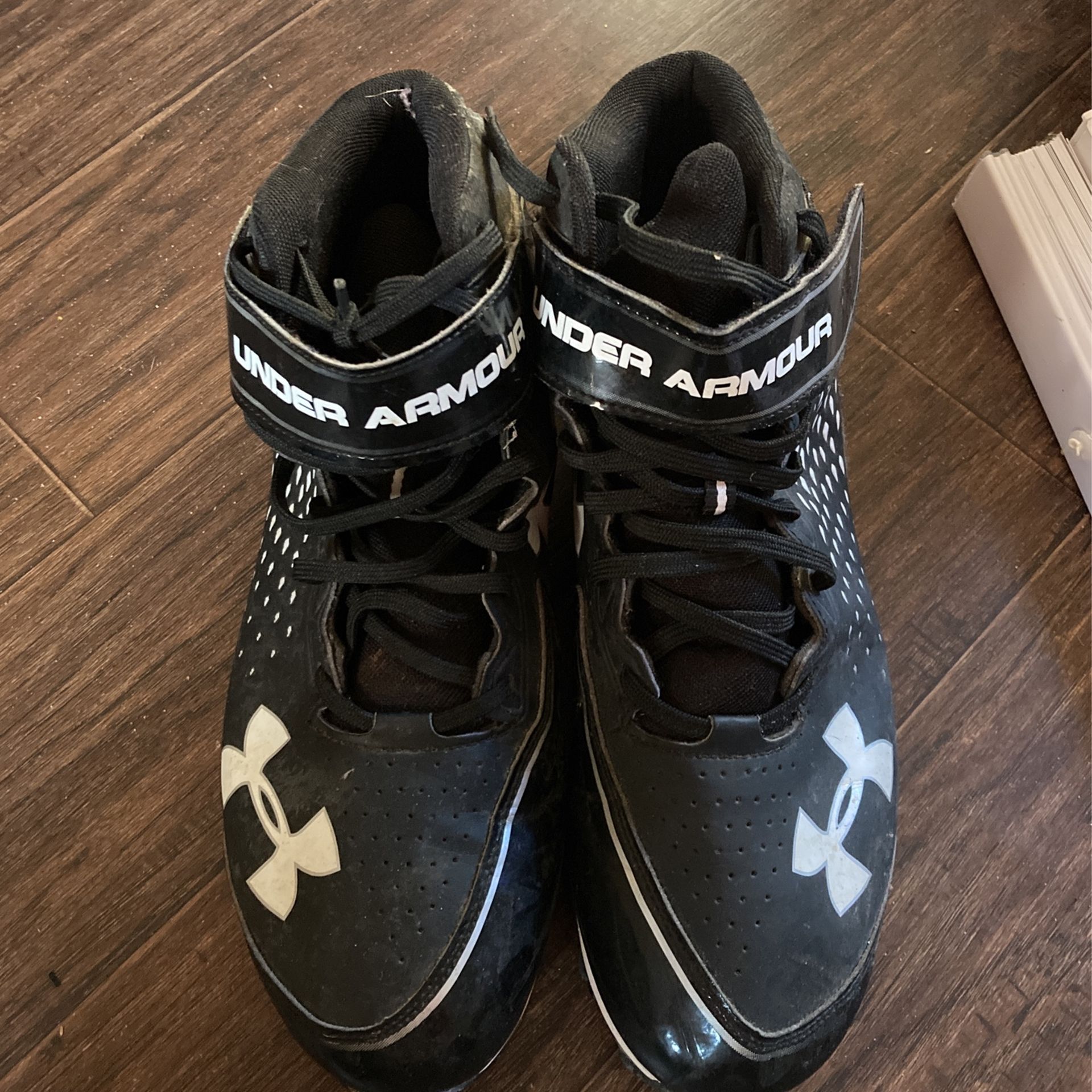 Under Armour Football Cleats Size 13