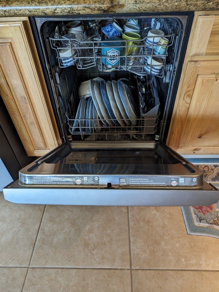 MAYTAG Stainless Steel Dishwasher for Sale in Palm Springs, CA OfferUp