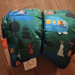 Kids Sleeping Bag Green 2'6" x 5'4" $10