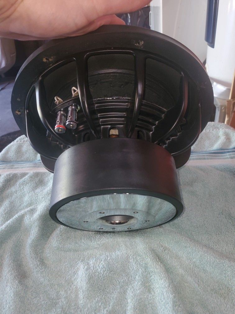 DC Audio " Level 4" 12 Subwoofer With Ported Box