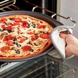 Wilton 14-inch Pizza Pan 