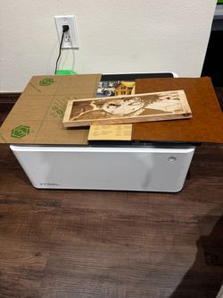 Xtool M1 Engraver w/Extras