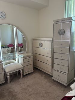 Bedroom Furnitures