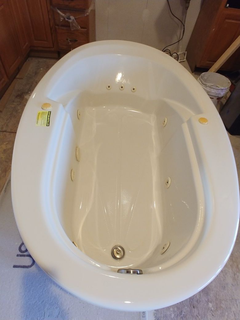 9 jet jacuzzi tub.