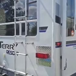 Camper Trailer 