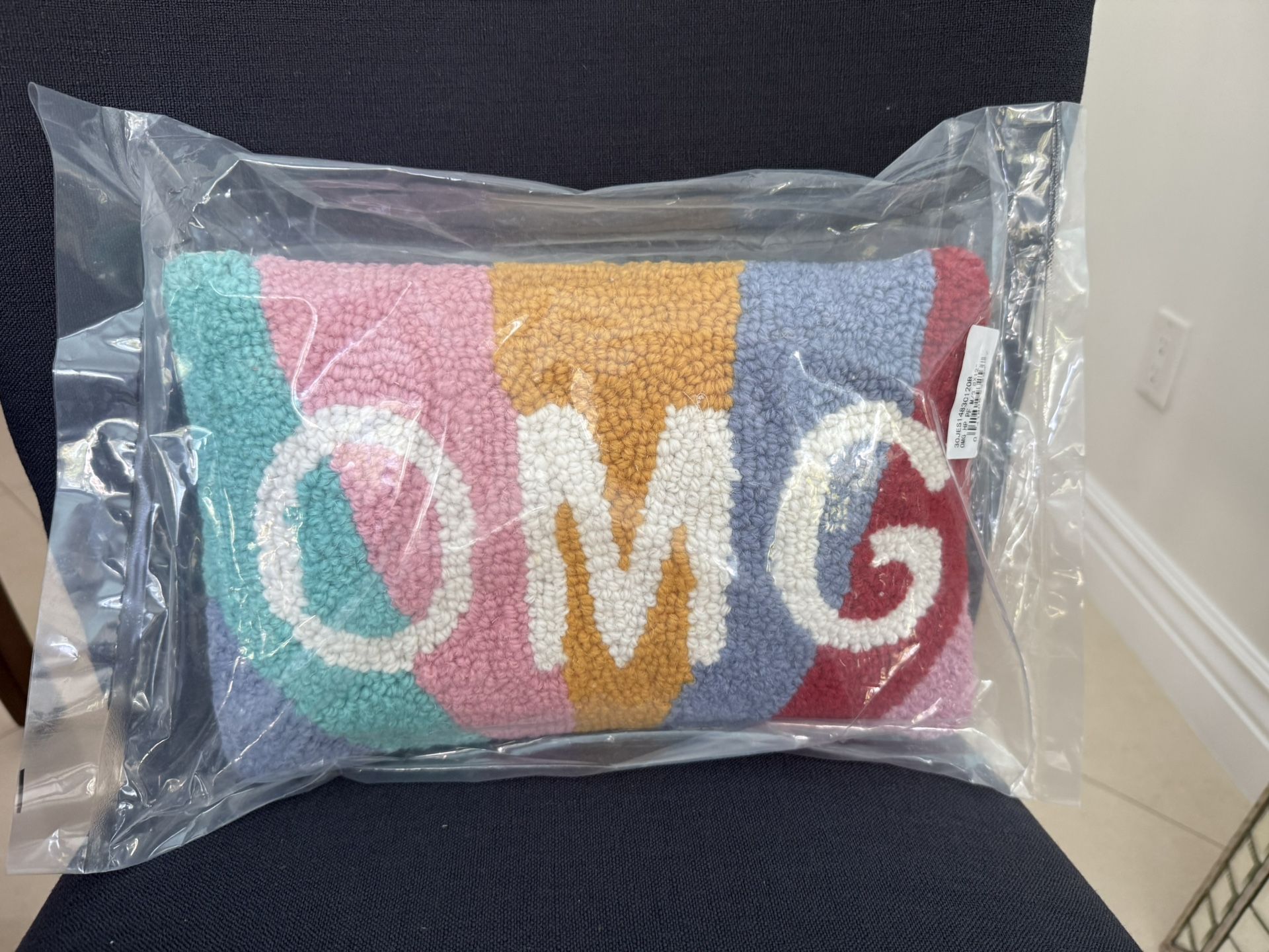 Hook Pillow Peking Handicraft