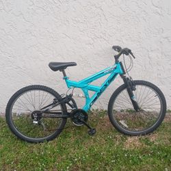 Gauntlet Bike