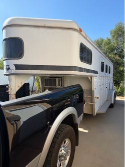 3 horse Logan goosneck trailer