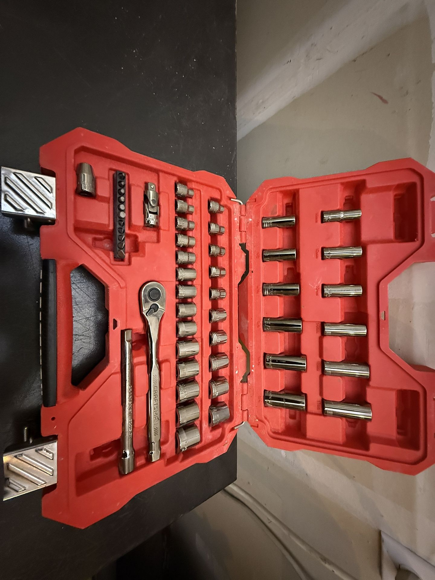 Craftsman Socket And Ratchet Set