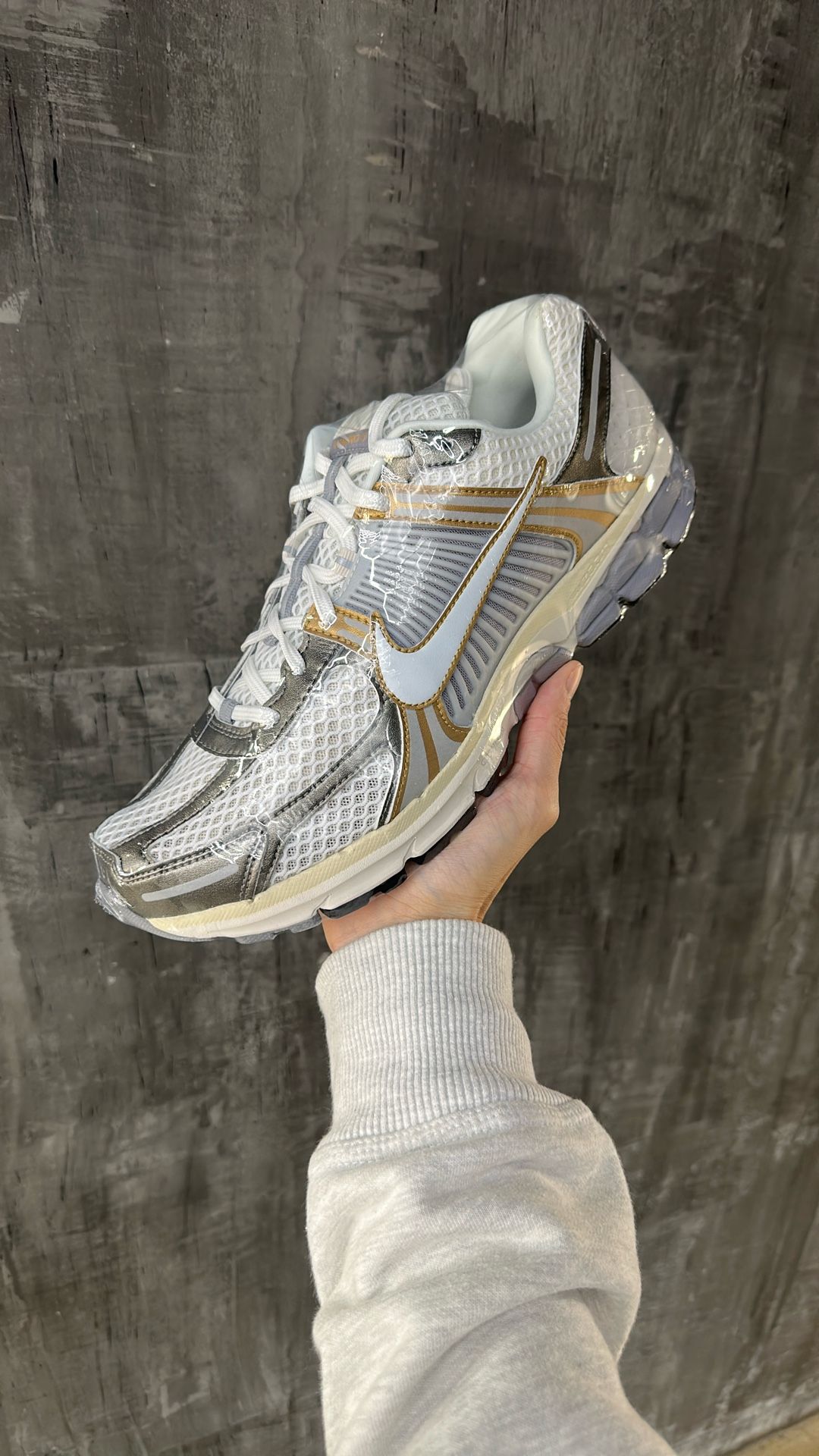 Nike Zoom Vomero 5 Platinum Tint Metallic Gold