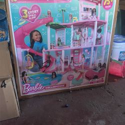 Barbie Dream house 