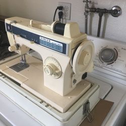 Singer Sowing Machine 