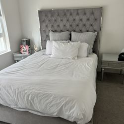 Selling queen bed entire frame, backboard CASPER mattress and foundation