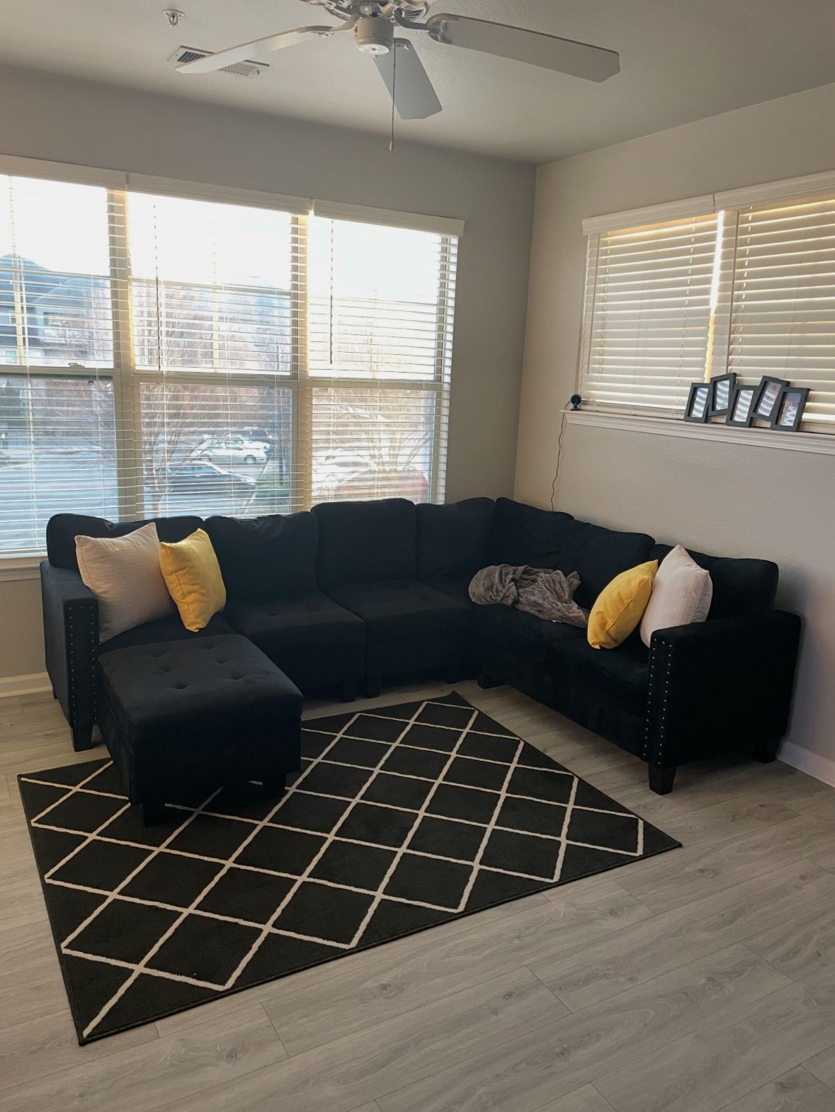 6 Seater Sectional With Ottoman
