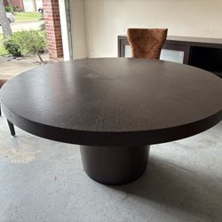 Pedestal Round Dining Table