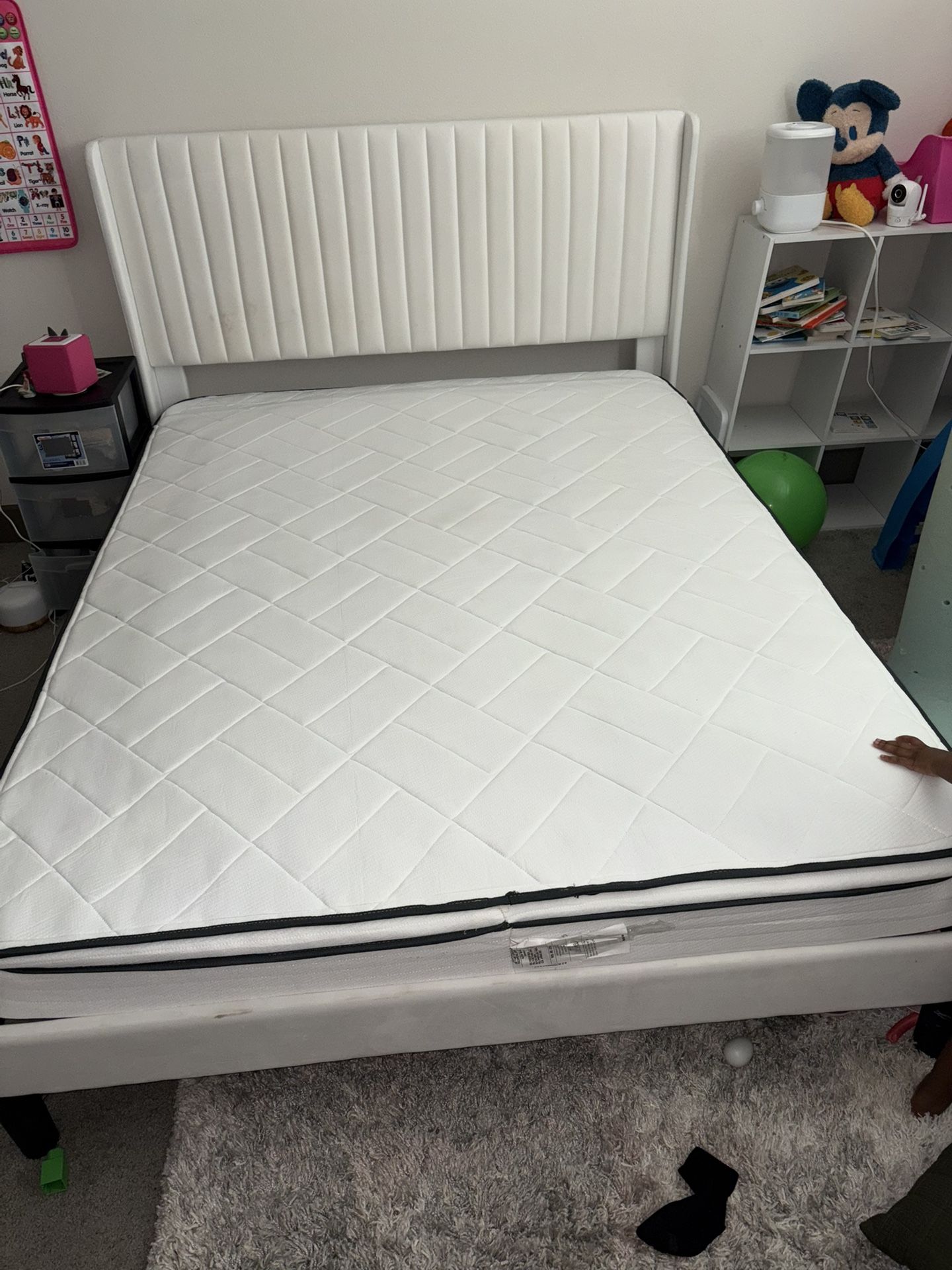 Queen Mattress Set