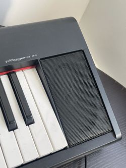 Yamaha NP 11 Piaggero Portable Keyboard for Sale in New York, New