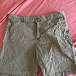 Old Navy- Bermuda Men’s Shorts In Tan
