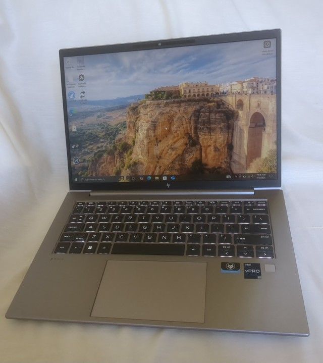 HP ZBook Firefly G9 w/12-Core i7 1270P CPU 16GB DDR5