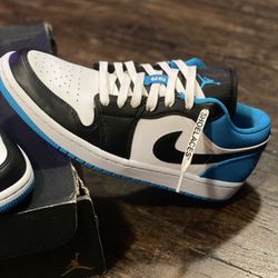 Jordan 1 Low SE “Laser Blue” Size 10.5‼️