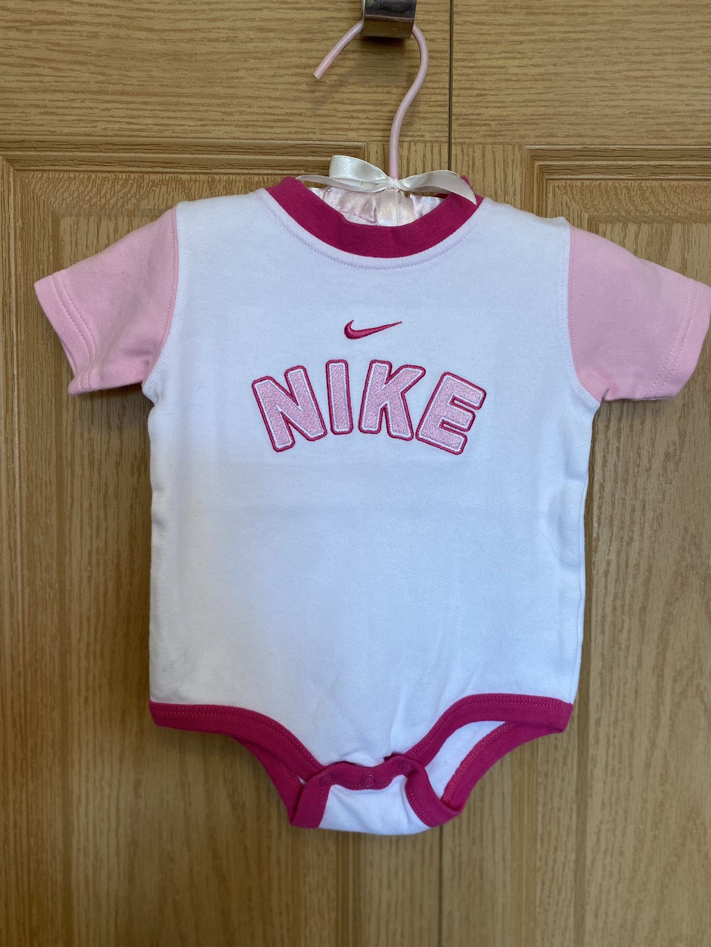 Nike Baby Girls Size 0-6 Months Bodysuit Onesie