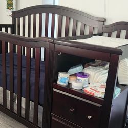 Crib With Changing Table And Drawers