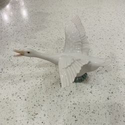 Lladro Goose Figurine 