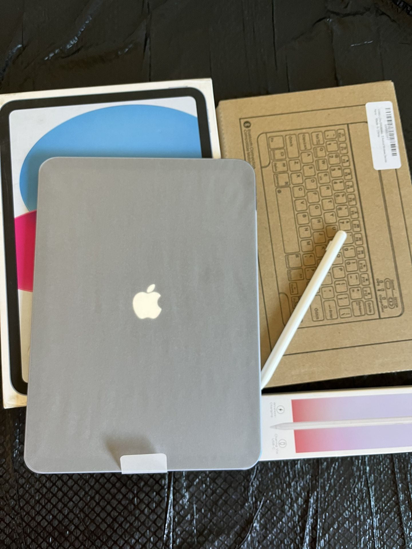 Apple iPad 10th Generation (2022 model /new Open Box ) 256gb with 