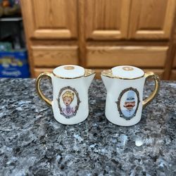 Vintage 1960’s Disney Disneyland Pair of Salt and Pepper Shakers.  Size approximately 2 inches tall.  Brand new never used with tags on the bottom.  