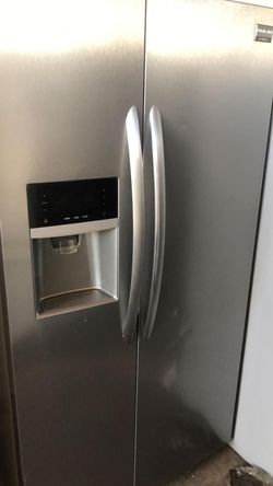 Frigidaire Side By Side Stainless Steel Refrigerator Counter Depth Fridge

