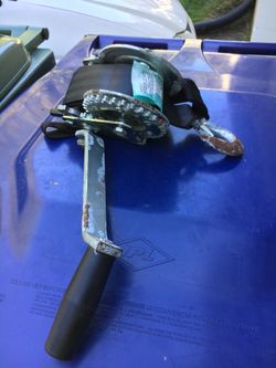Winch tie line in surging condition